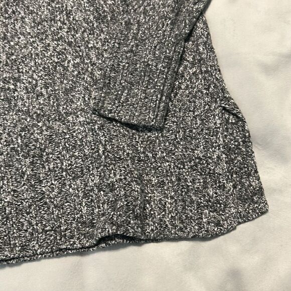 Thick Sweater  - Picture 4 of 4